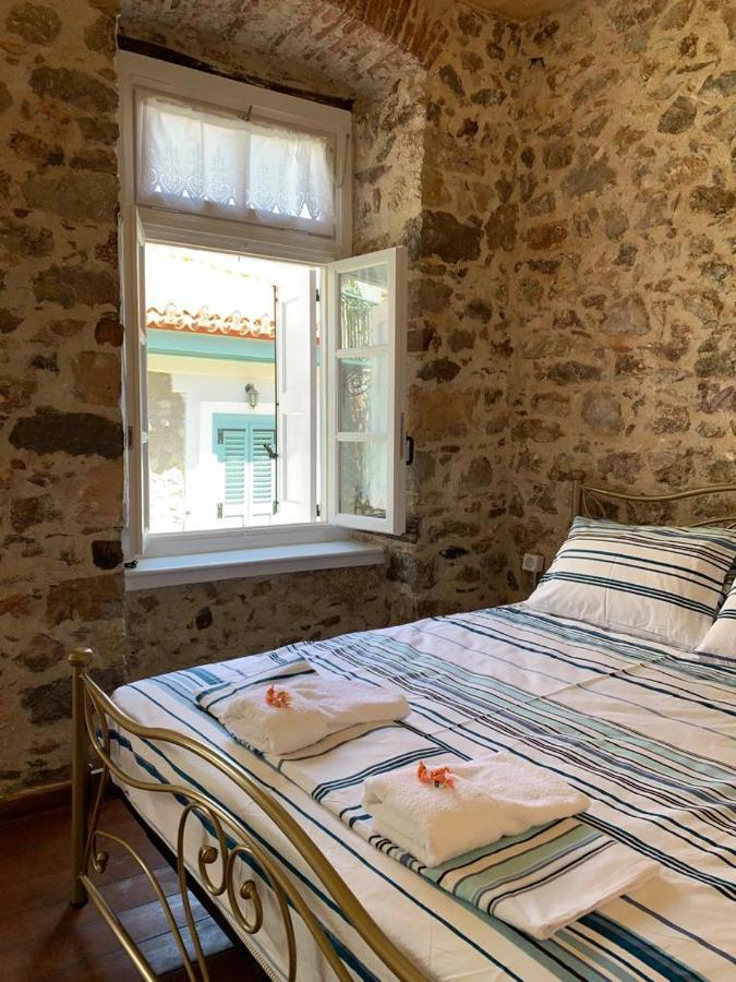 1830 Chateau Nafplio Bagian luar foto